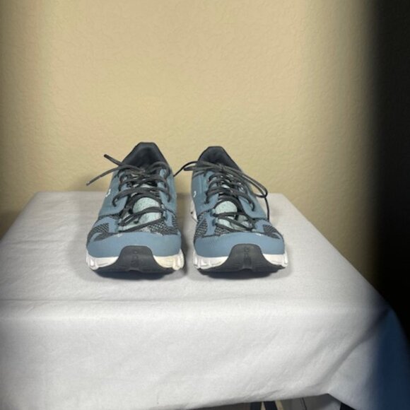 On Cloud, 9, Excellent Condition - Picture 4 of 5